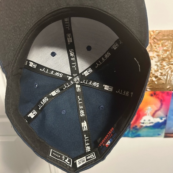 Various Fitted Hats - Picture 13 of 16